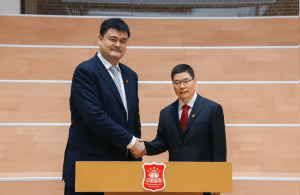 开云APP-CBA季后赛又临时改赛制？球迷怒喷：若去年如此，广厦早被淘汰了